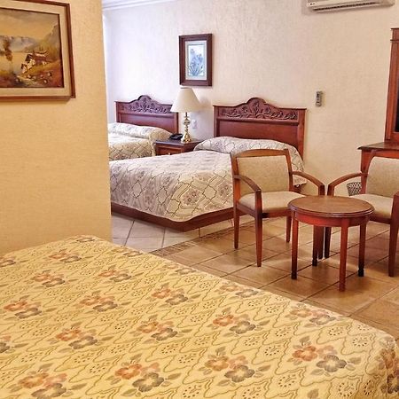 Hotel Vista Hermosa เควนาวากา ภายนอก รูปภาพ
