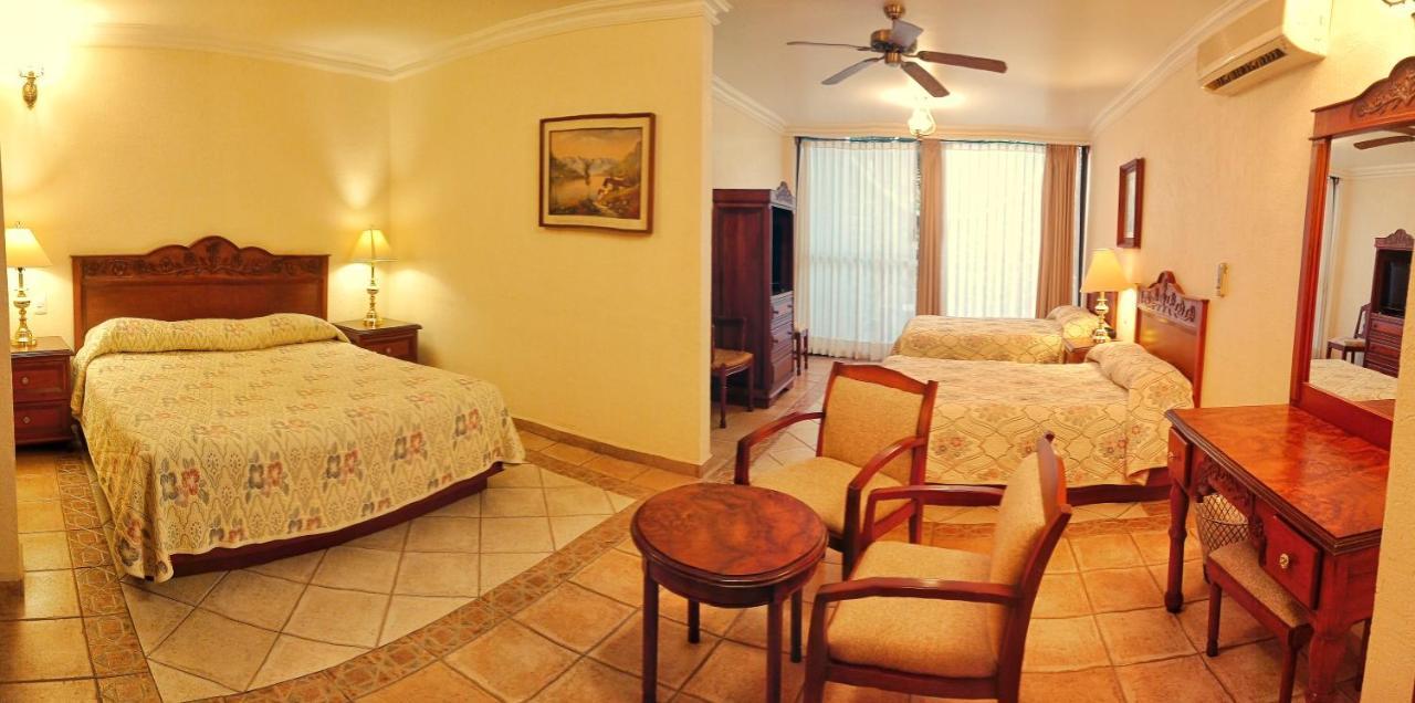 Hotel Vista Hermosa เควนาวากา ภายนอก รูปภาพ