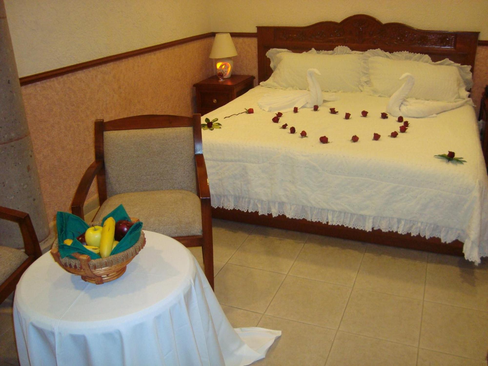Hotel Vista Hermosa เควนาวากา ภายนอก รูปภาพ