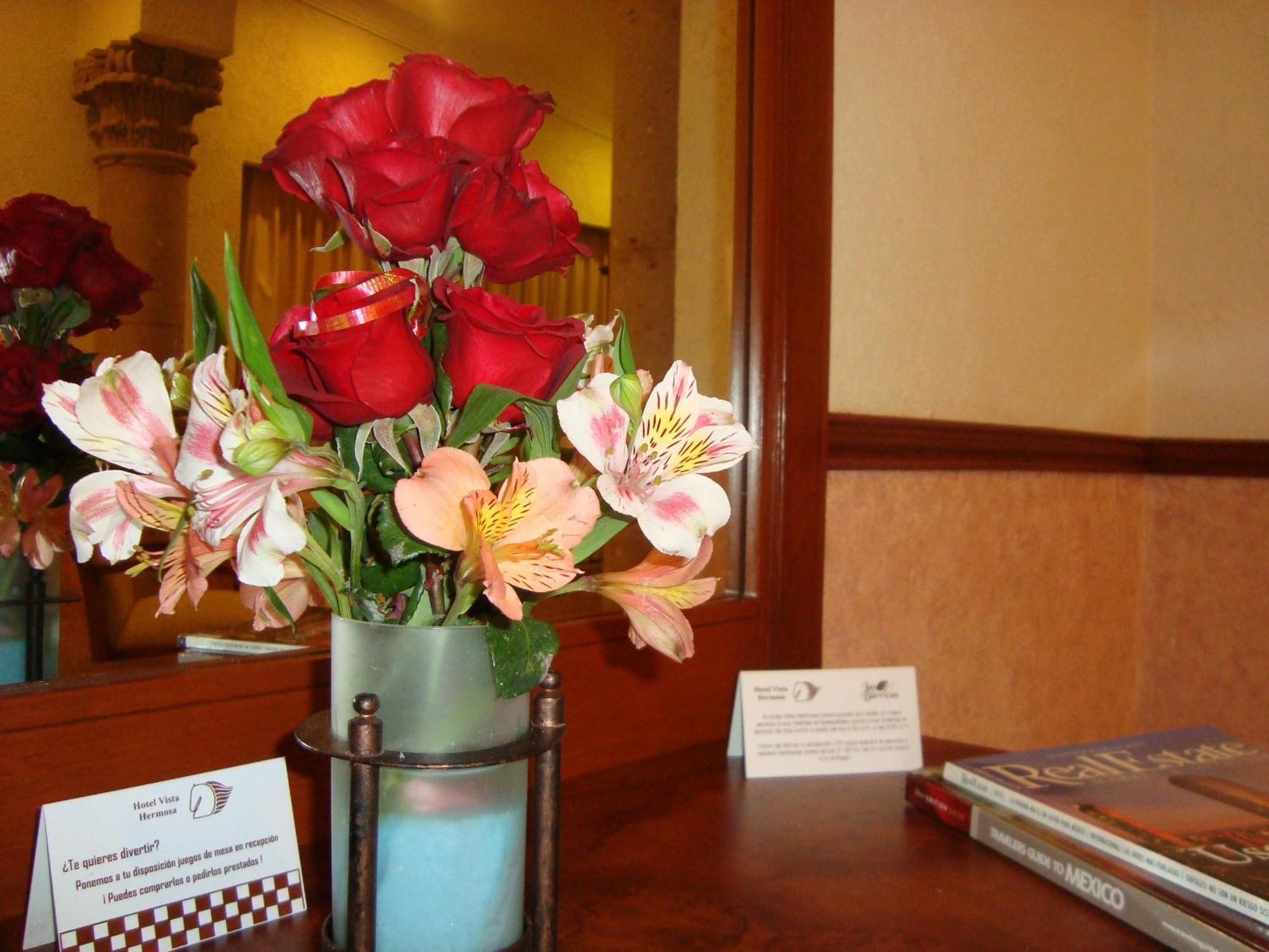 Hotel Vista Hermosa เควนาวากา ภายนอก รูปภาพ