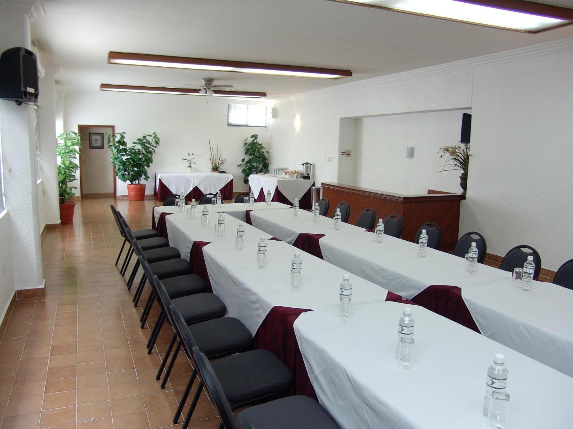 Hotel Vista Hermosa เควนาวากา ภายนอก รูปภาพ