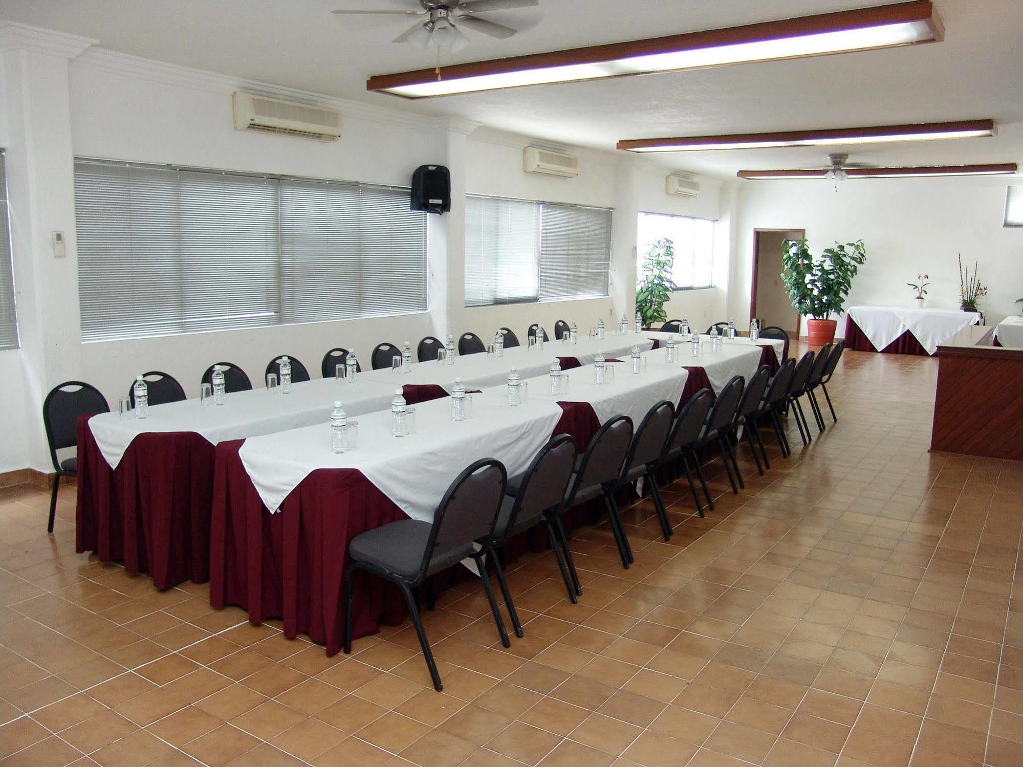 Hotel Vista Hermosa เควนาวากา ภายนอก รูปภาพ