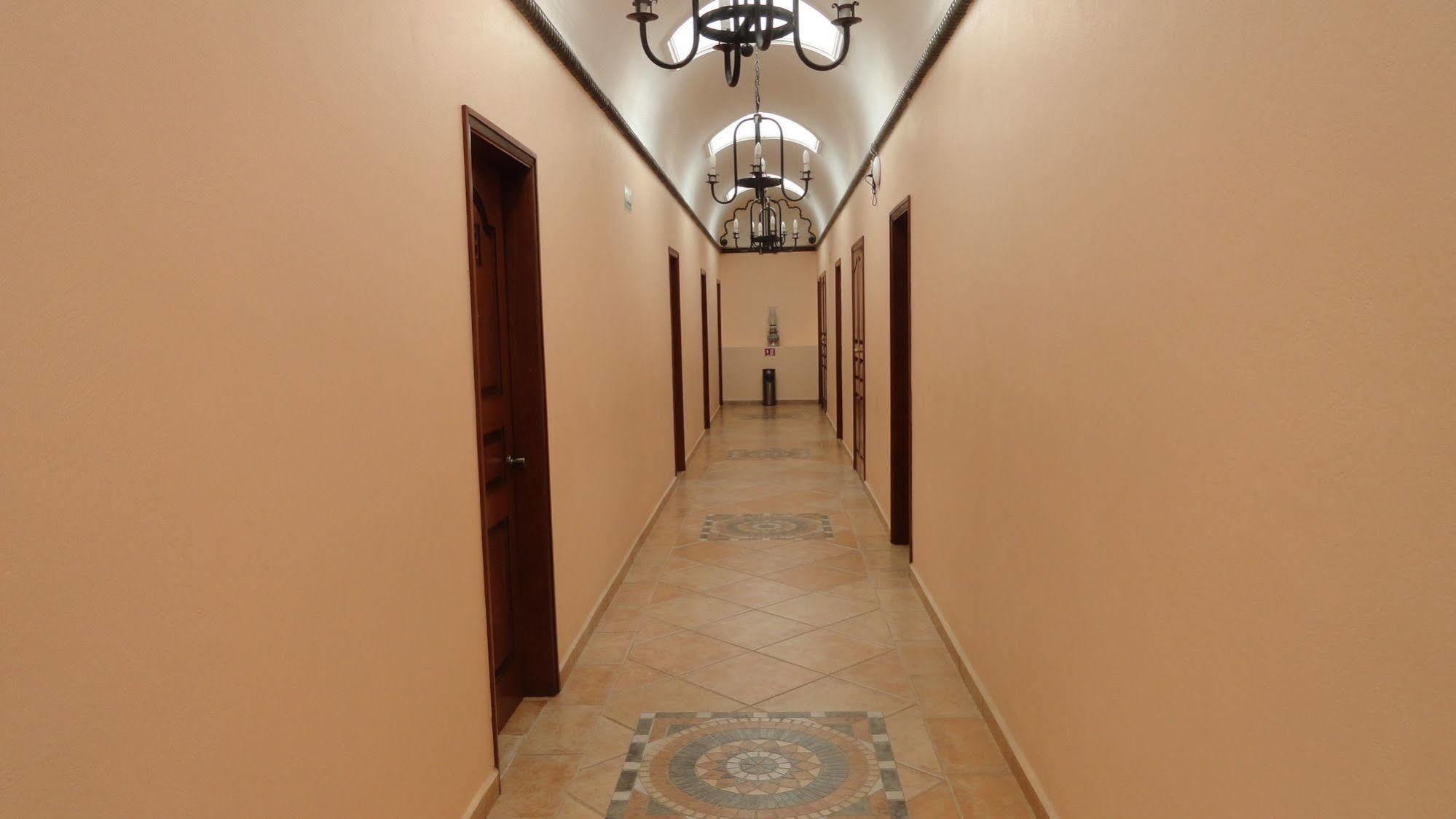 Hotel Vista Hermosa เควนาวากา ภายนอก รูปภาพ
